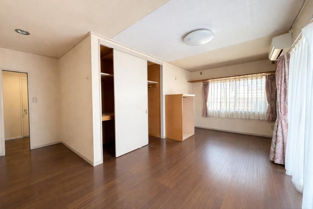 Two-Family Home for Sale in Sendai's Yagiyama - 6LDDKK+S Layout - Thumbnail 4