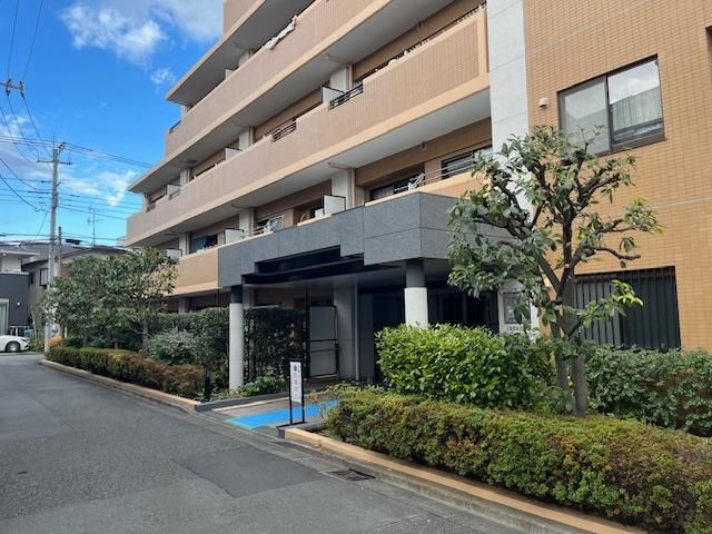 3LDK 80m2 Apartment for Sale in Nakahara-ku, Kawasaki - Thumbnail 2