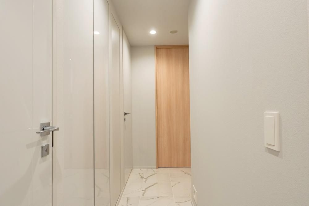 Mita Garden Hills North Hill Studio in Minato City - Thumbnail 4