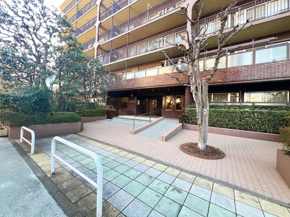 3LDK Renovated Apartment in Kawasaki Takatsu Ward - Thumbnail 2