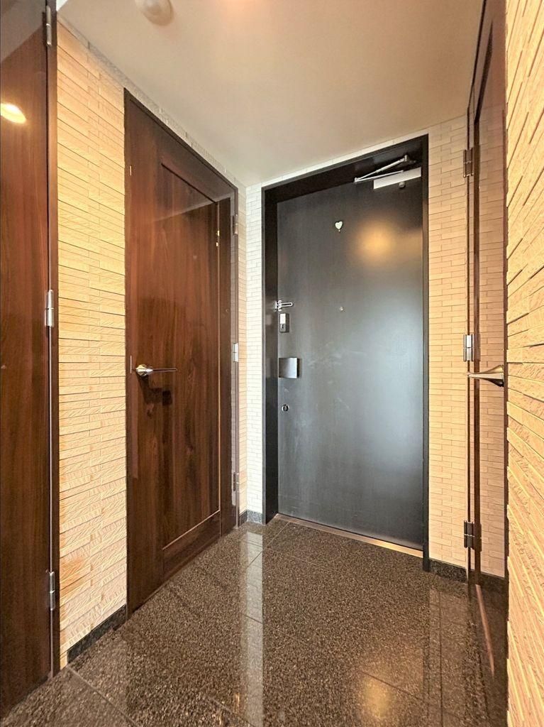 3LDK Apartment for Sale in Nakahara-ku, Kawasaki - Thumbnail 2