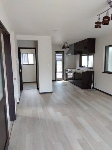 Renovated 3LDK House with Rooftop Terrace in Fuji City - Thumbnail 3