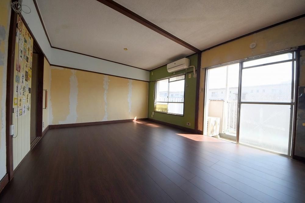 2DK Apartment for Sale in Yokohama, Kanagawa - 46m² - Thumbnail 3