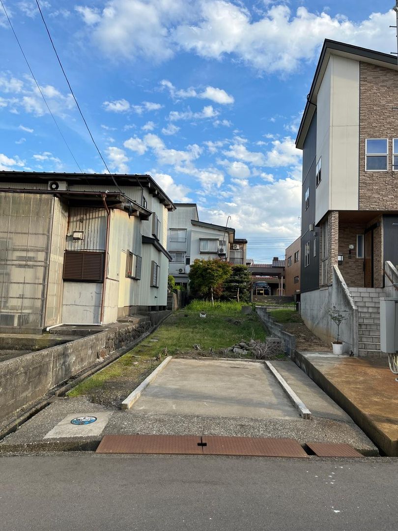Spacious 6DK House for Sale in Joetsu City, Niigata - Thumbnail 2
