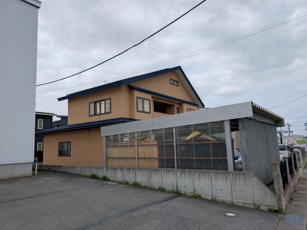Spacious 5DK Family Home in Hirosaki with Solar Panels - Thumbnail 2