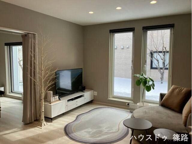 Renovated 4LDK House with Dog Run in Ishikari, Hokkaido - Thumbnail 2