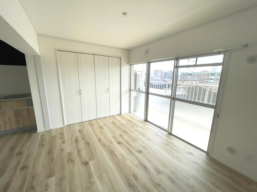 Renovated 3LDK Apartment for Sale in Higashi Ward, Fukuoka - Thumbnail 3