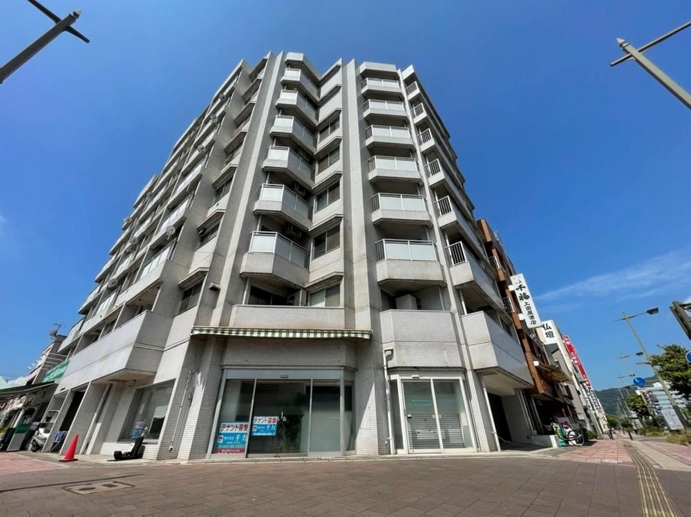 4LDK Apartment for Sale in Kure, Hiroshima | Renovated 2025 - Thumbnail 2