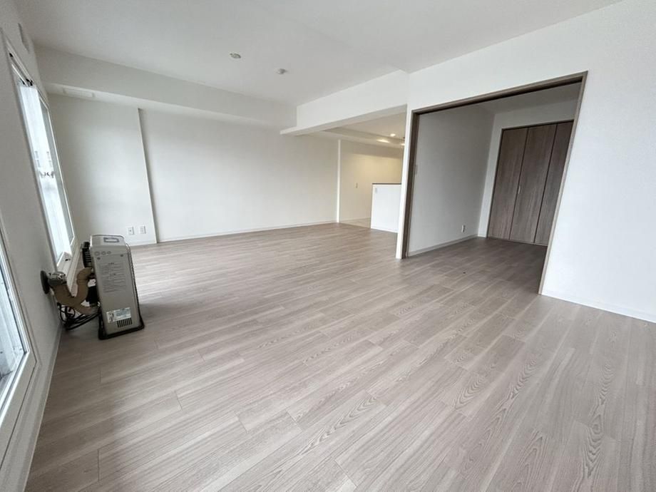 Renovated 3LDK Apartment in Sapporo's Toyohira Ward - 87.2m2 - Thumbnail 4