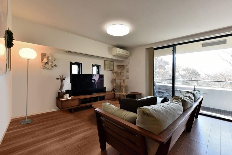 3LDK Apartment for Sale in Naka-ku, Yokohama with Park Views - Thumbnail 4