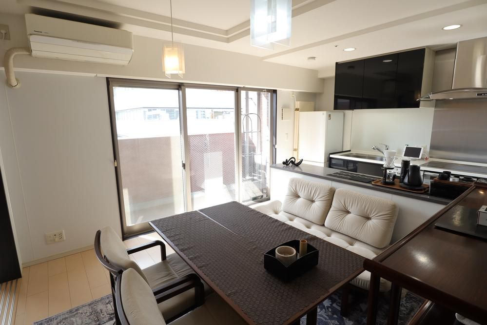 1LDK Apartment for Sale in Chuo-ku, Osaka Near Sakaisuji-Hommachi - Thumbnail 4
