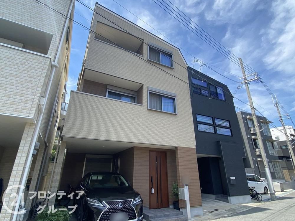 4LDK House for Sale in Higashinada-ku, Kobe - Thumbnail 2