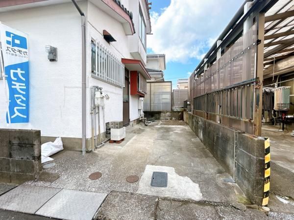 Renovated 2LDK+S House for Sale in Miyazaki City - Thumbnail 4