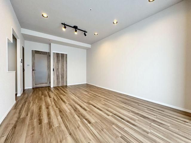 2LDK Apartment for Sale in Taito, Tokyo – 61m², 15th Floor - Thumbnail 4