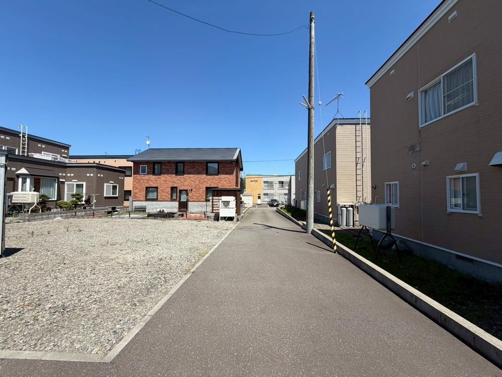 Large 135-Tsubo Land for Sale in Sapporo Nishi Ward Near Two Stations - Thumbnail 3