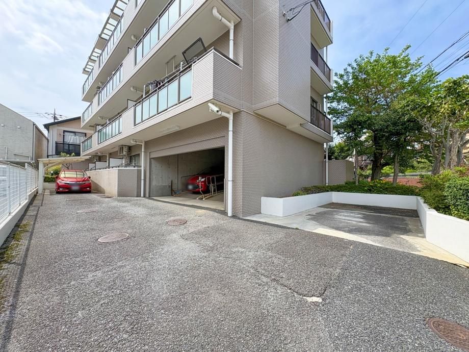 2LDK Apartment for Sale in Toda City, Saitama - Thumbnail 2