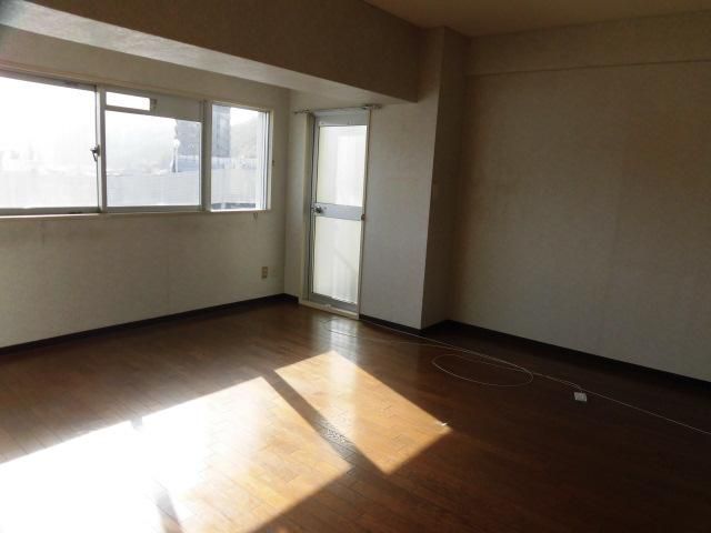 4LDK Apartment for Sale in Kochi City, 85.55m² - Thumbnail 2