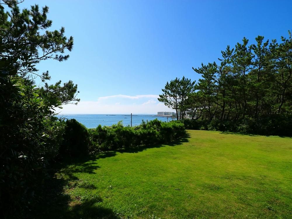 Land for Sale in Hayama with Ocean and Mount Fuji Views - Thumbnail 3