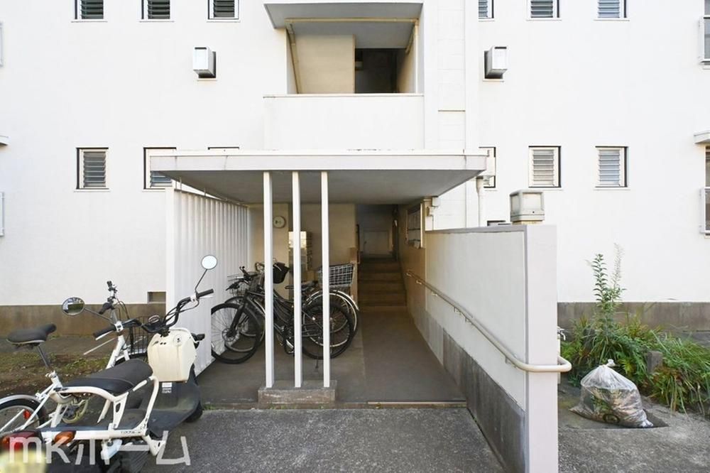 Renovated 2LDK Apartment in Funabashi, Chiba Prefecture - Thumbnail 3