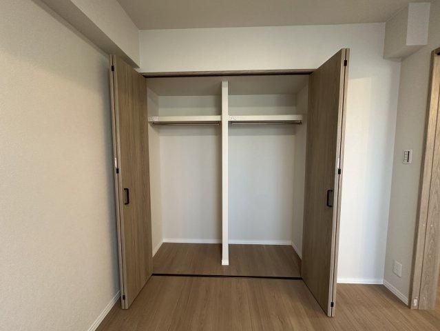 Renovated 2LDK Apartment Near Higashi-Nakayama Station, Funabashi - Thumbnail 4