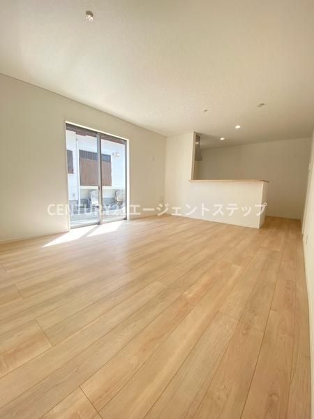 Modern 4LDK+S Detached House for Sale in Miyazaki City, Miyazaki - Thumbnail 2