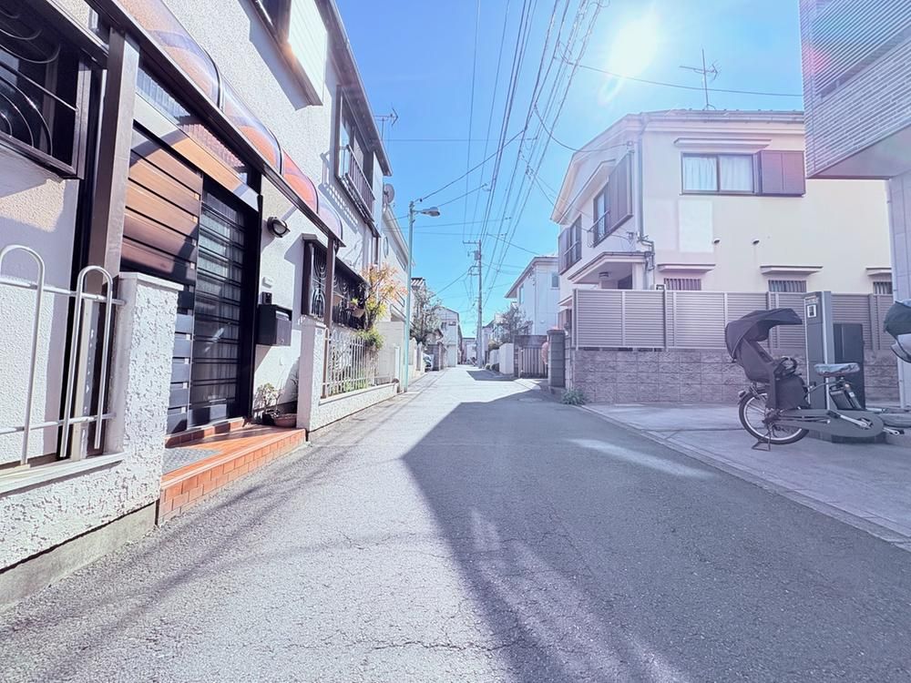 Modern 3LDK House for Sale in Toshima-ku, Tokyo - Thumbnail 2