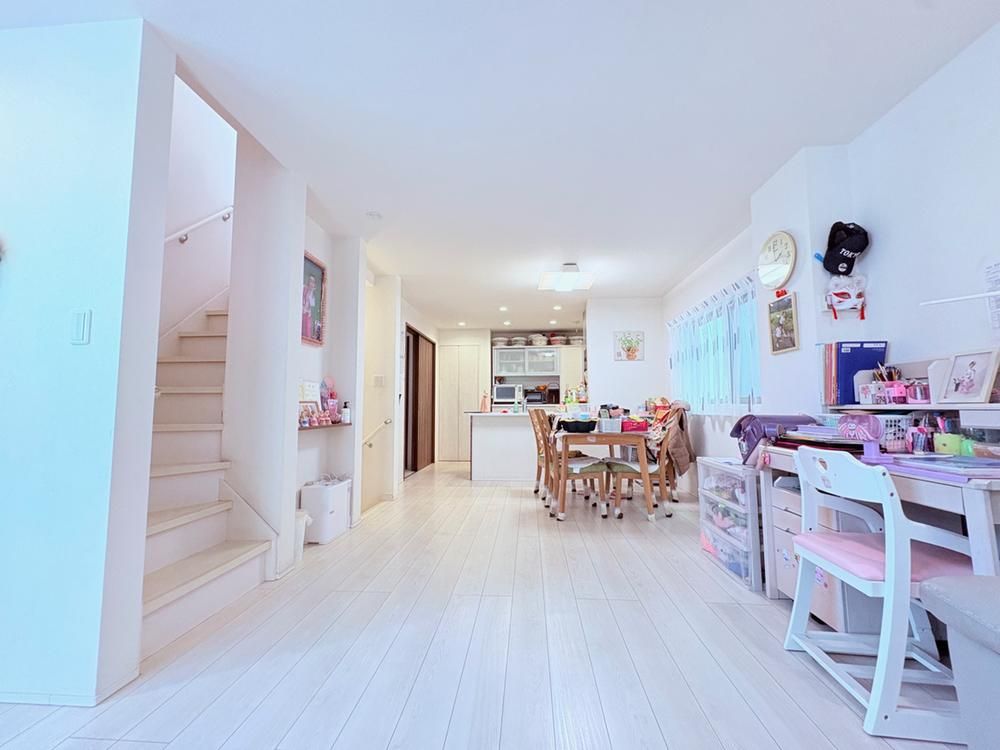 Modern 3LDK House for Sale in Toshima-ku, Tokyo - Thumbnail 4