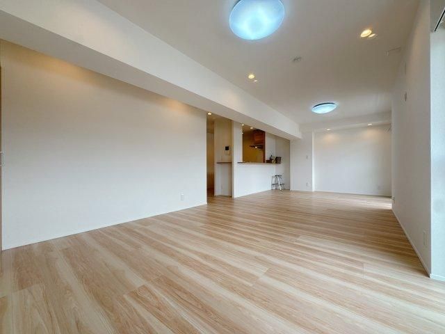 Renovated 3LDK Apartment for Sale in Hakata, Fukuoka - Thumbnail 4