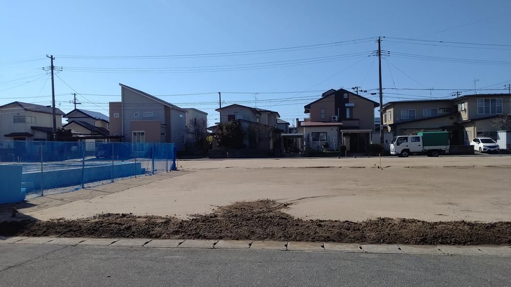 165.1sqm Land for Sale in New Akita City Development - Thumbnail 4