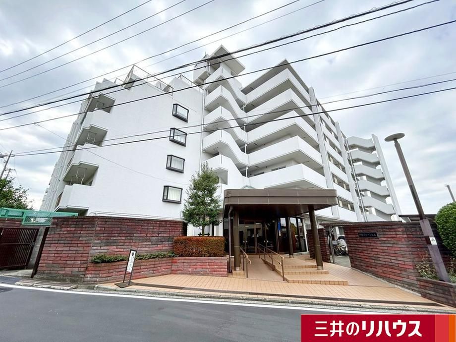 3DK Condominium for Sale in Totsuka-ku, Yokohama - Thumbnail 2