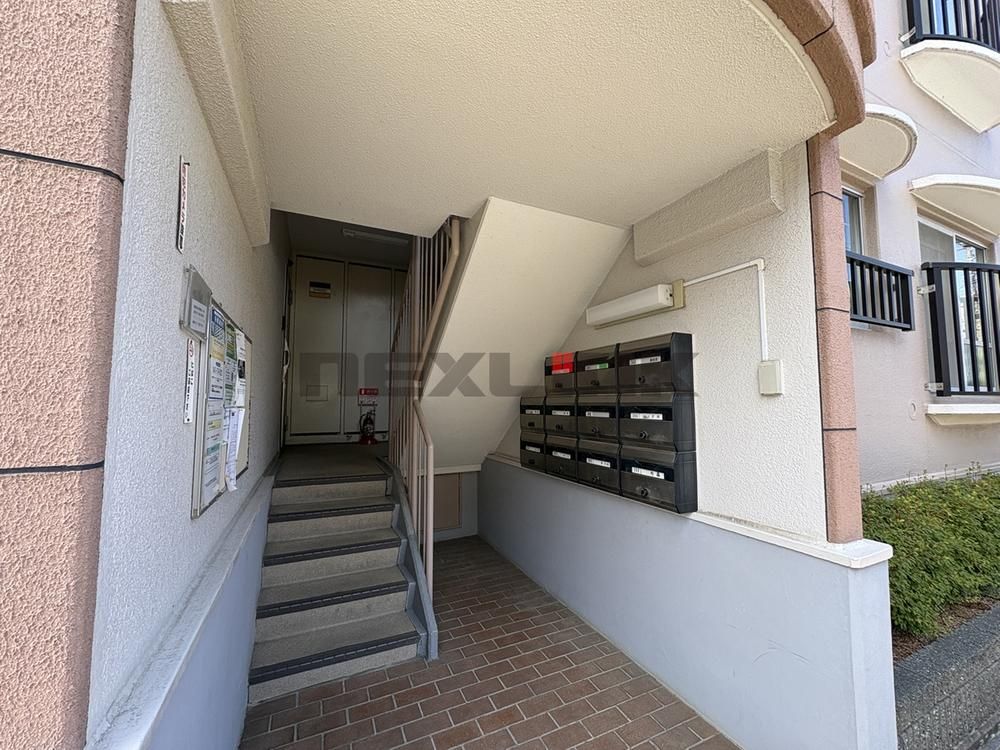 Renovated 3LDK Apartment in Ichikawa, Chiba - Thumbnail 2