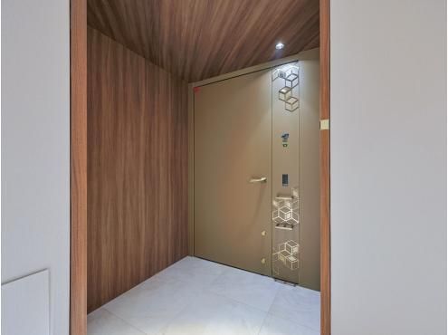 2LDK Apartment for Sale in Shibuya, Tokyo - Thumbnail 2