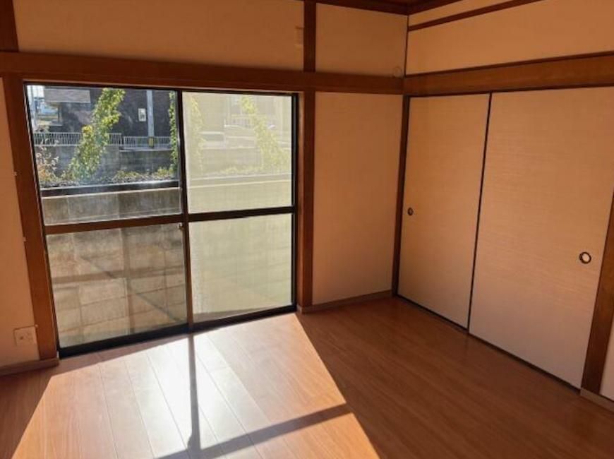 Fully Renovated 5DK House Near Kitamachi Station, Takamatsu - Thumbnail 2