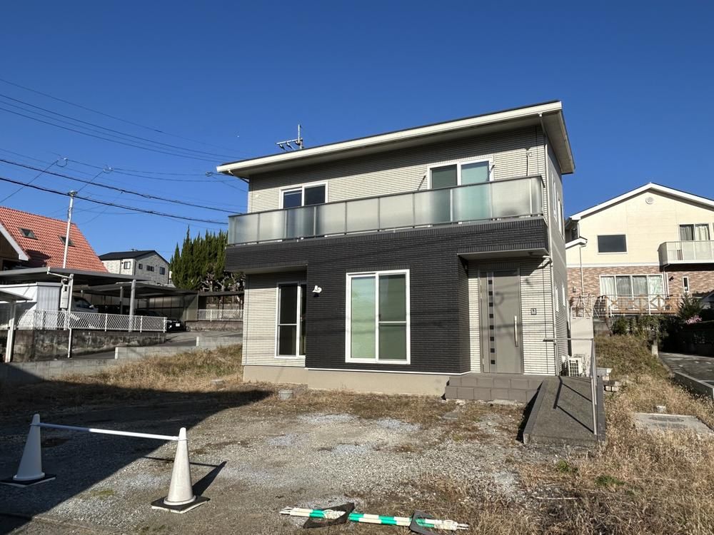 4LDK House for Sale in Oita City, Oita Prefecture - Thumbnail 2
