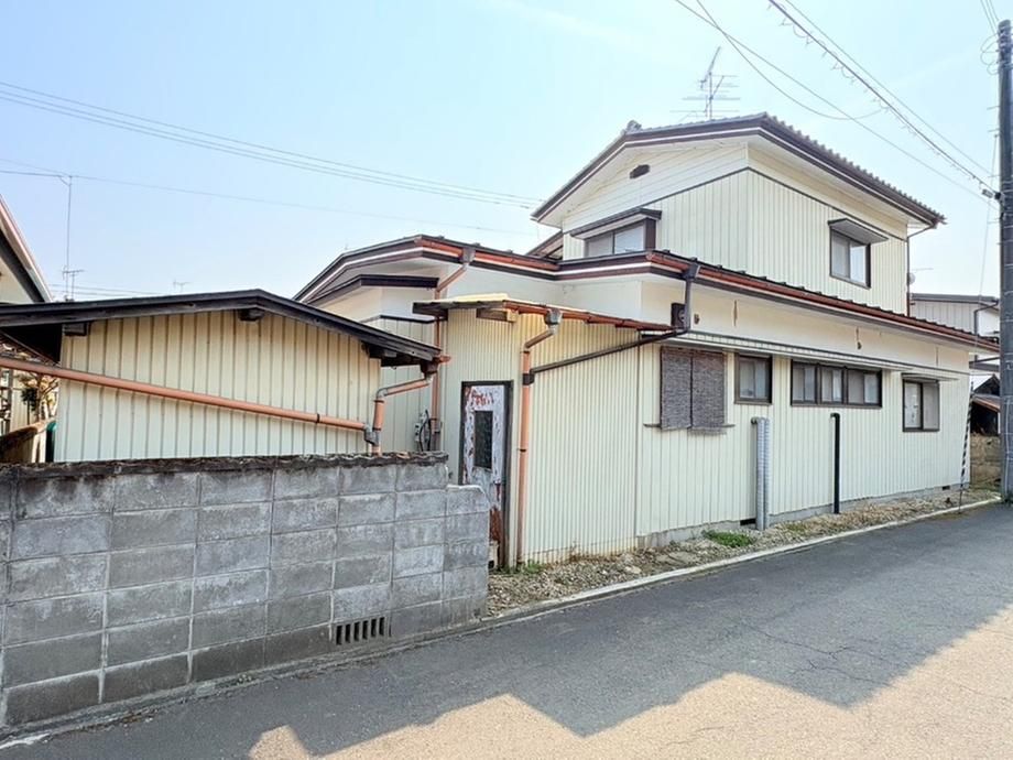 5DK Detached House for Sale in Shibata, Miyagi with 3-Car Parking - Thumbnail 3