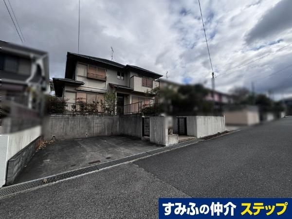 4LDK+S Detached House for Sale in Fujiwara-dai, Kobe - Thumbnail 2