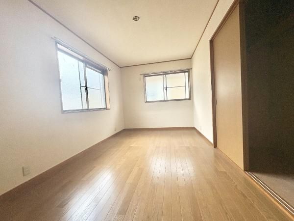 4LDK+S Detached House for Sale in Fujiwara-dai, Kobe - Thumbnail 4