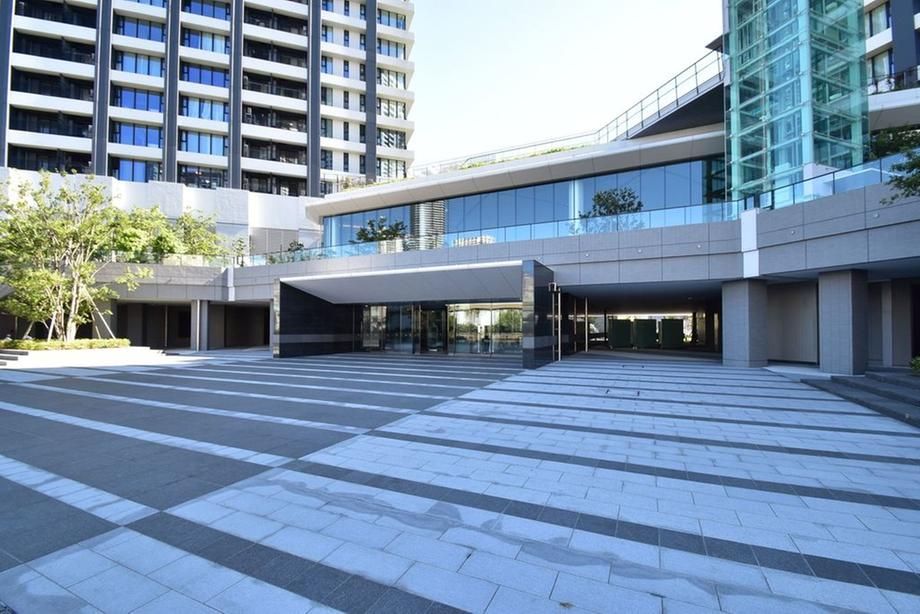 3LDK Apartment for Sale in Harumi, Chuo City, Tokyo 250,000,000 Yen - Thumbnail 2
