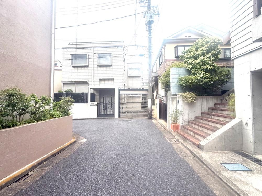 Land for Sale in Meguro-ku, Tokyo – 127m² Plot, Freehold - Thumbnail 3