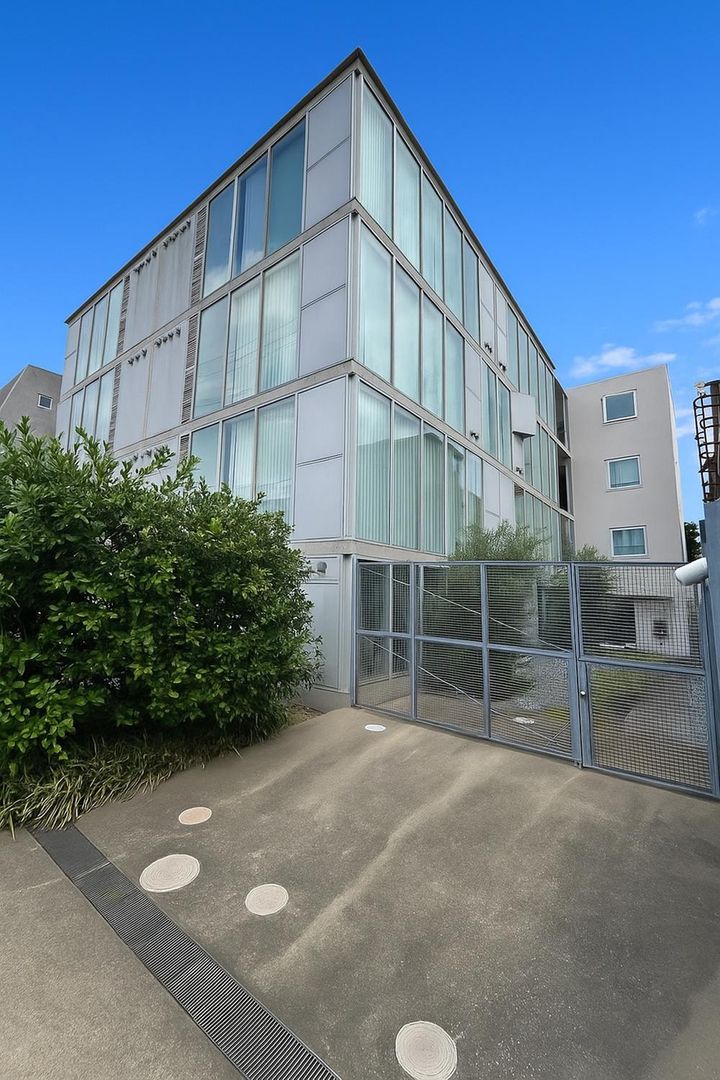 Fully Renovated Studio Apartment in Meguro-ku, Tokyo - Thumbnail 3