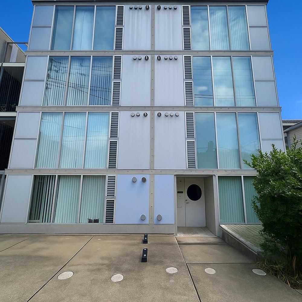 Fully Renovated Studio Apartment in Meguro-ku, Tokyo - Thumbnail 2
