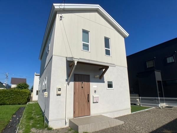 Modern 4LDK+S House for Sale in Memuro, Hokkaido - 109sqm - Thumbnail 2