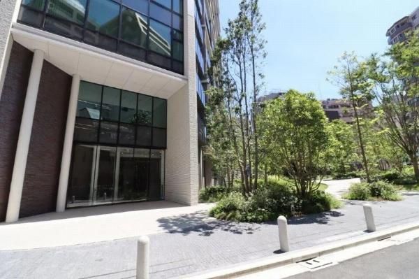 2LDK Apartment for Sale in Ebisu, Shibuya, Tokyo - 71.7m2 - Thumbnail 3