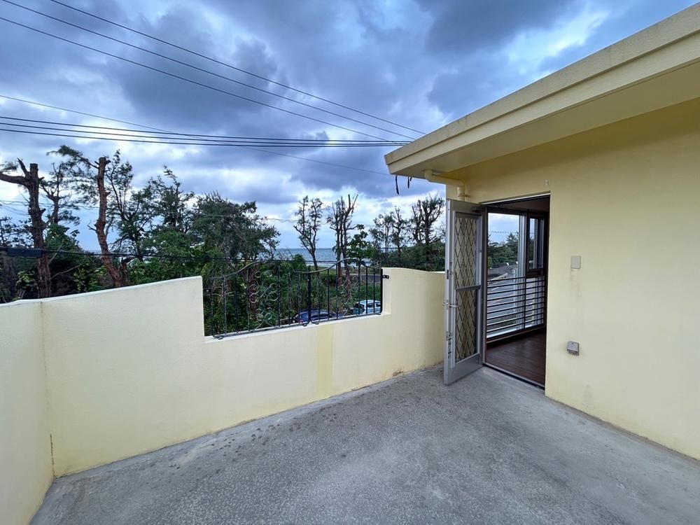 3LDK Ocean View House in Onna, Okinawa - 96,000,000 Yen - Thumbnail 4