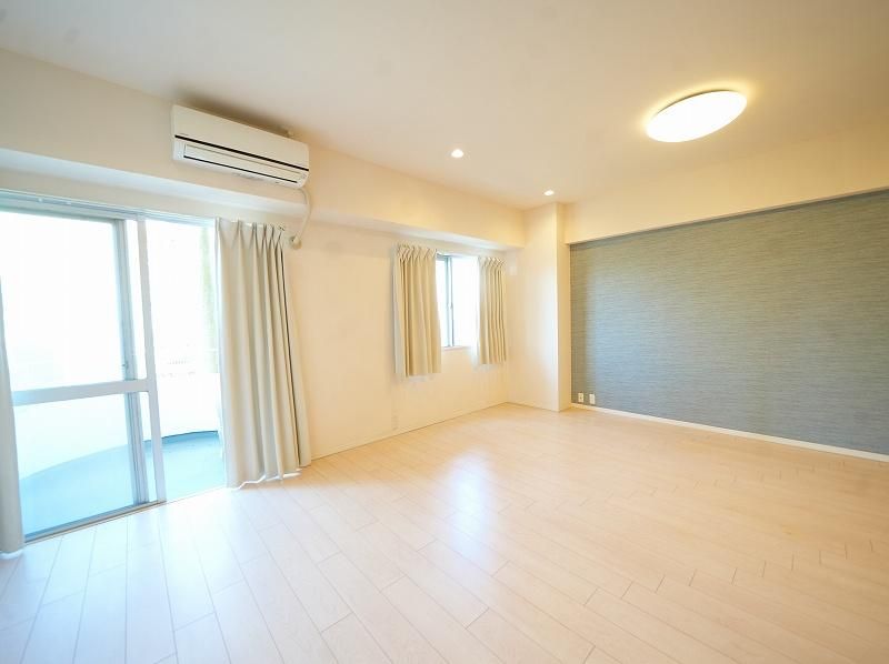 1LDK Resort Condominium in Zushi, Kanagawa - Thumbnail 4