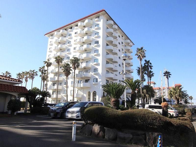 1LDK Resort Condominium in Zushi, Kanagawa - Thumbnail 2