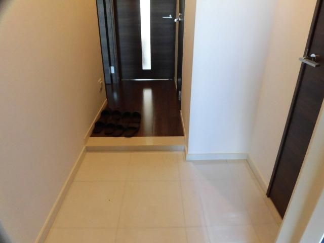 Renovated 2LDK Apartment for Sale in Kochi City, Top Floor - Thumbnail 2