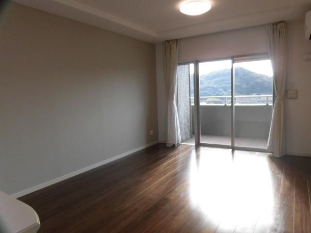 Renovated 2LDK Apartment for Sale in Kochi City, Top Floor - Thumbnail 4
