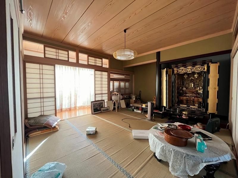 Spacious 7DK House for Sale in Miki Town, Kagawa - Thumbnail 2