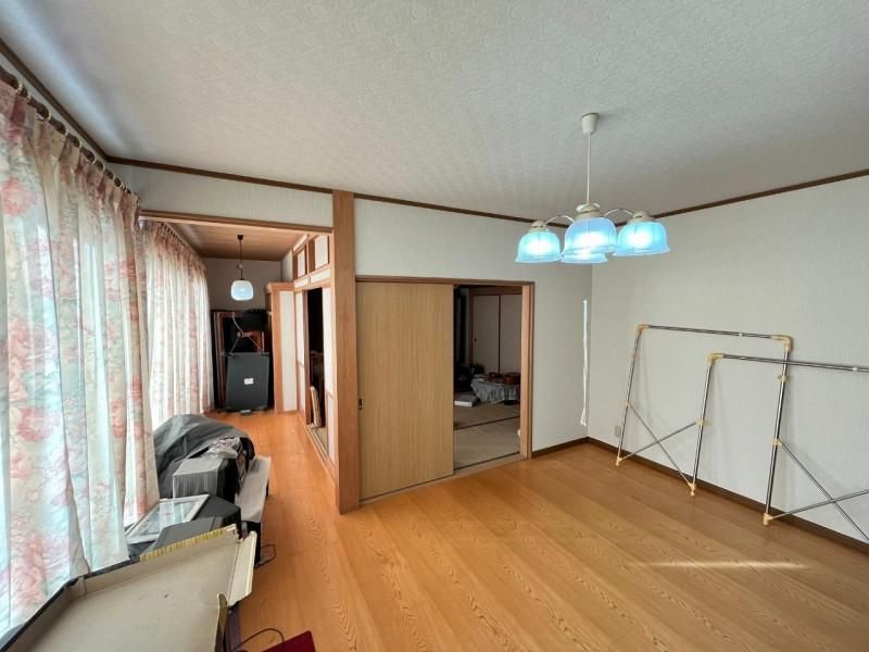 Spacious 7DK House for Sale in Miki Town, Kagawa - Thumbnail 4